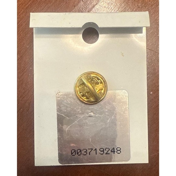 Seattle Supersonics Team NBA Collectible Vintage Pin - Picture 2 of 2